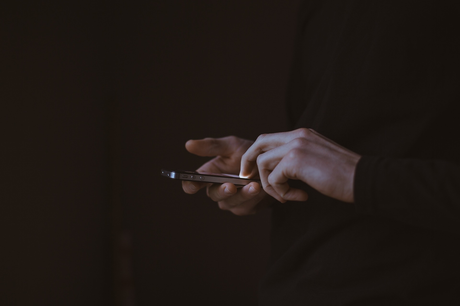 Mannen doen tijdens coronacrisis meer aan sexting dan vrouwen