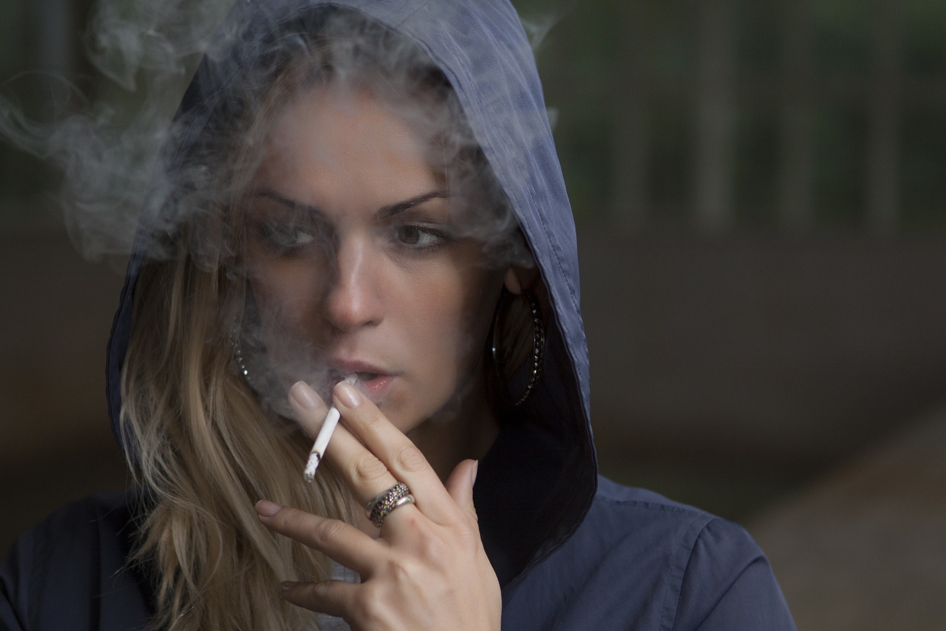 Jongeren daten het liefst met singles die niet roken